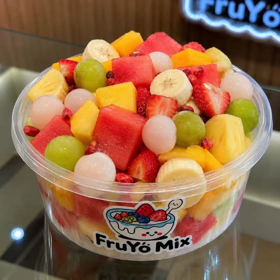 All-You-Can-Choose Fresh Cut Fruit Bowl 招牌果切碗